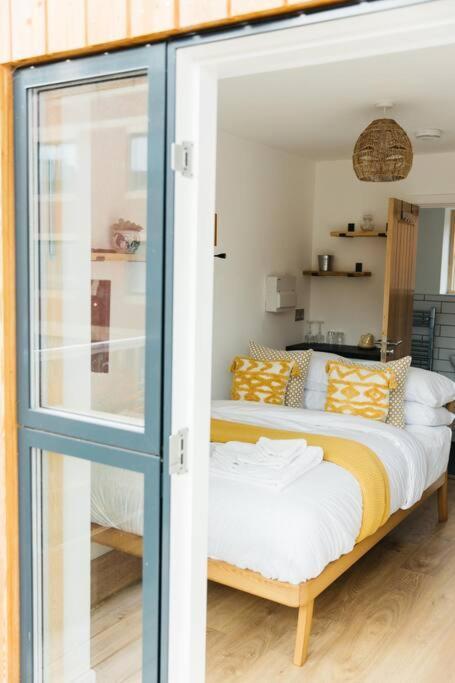 Carmen Eco-Pod / Treehouse, Close To Cabot Circus Bristol Exterior foto